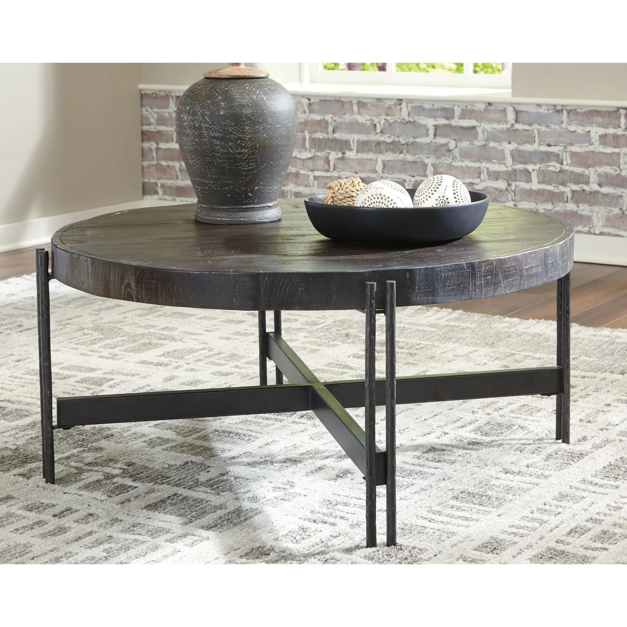 Jillenhurst Round Cocktail Table